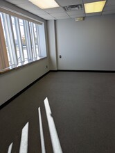 222 W Main St, Belleville, IL for lease Interior Photo- Image 1 of 4