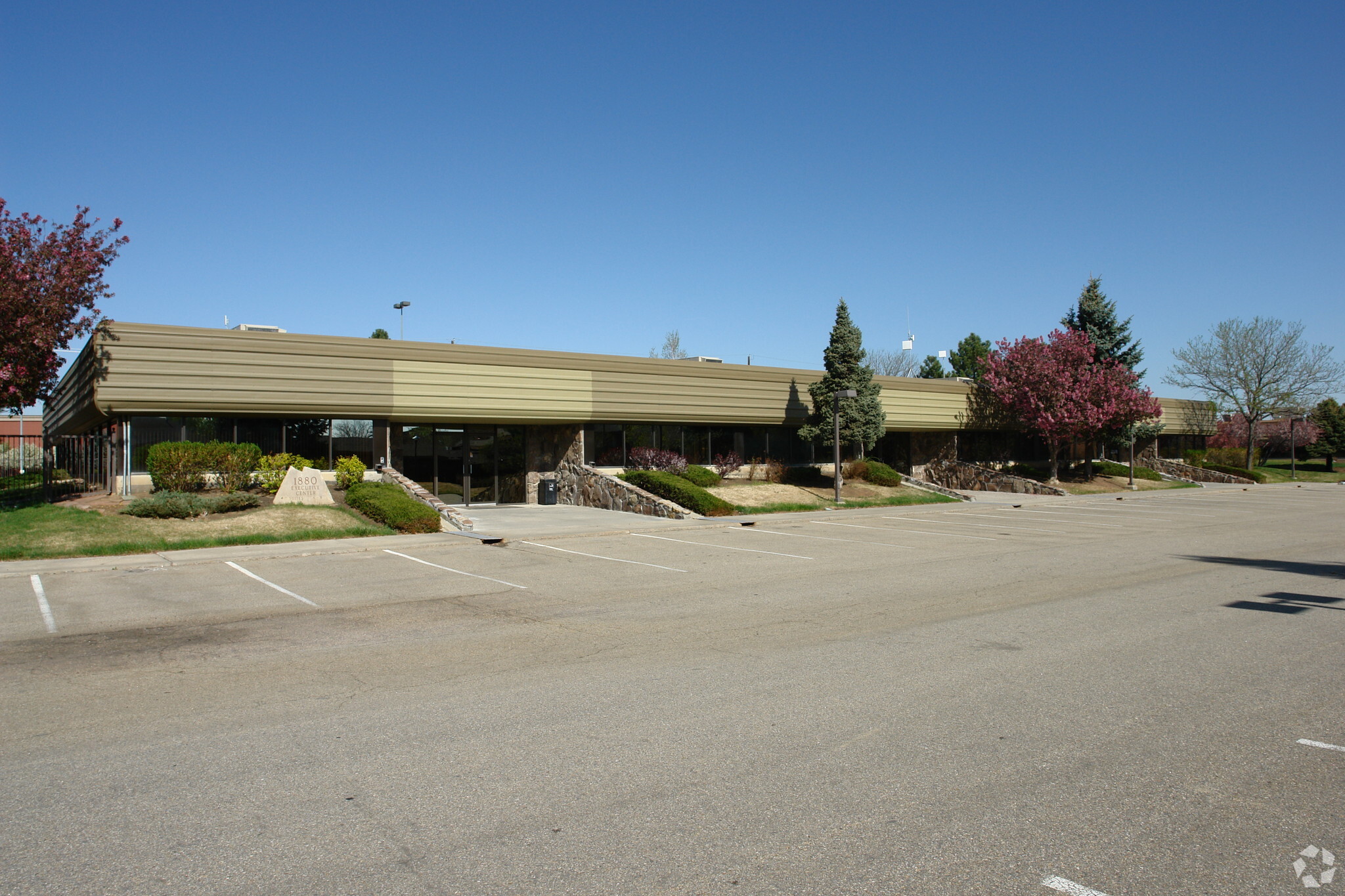 1880 Industrial Cir, Longmont, CO for lease Primary Photo- Image 1 of 7