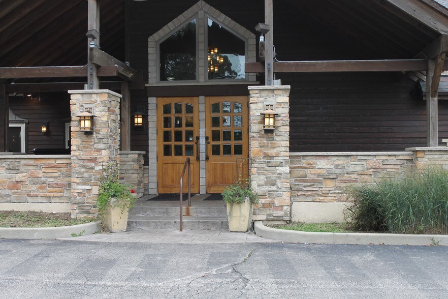 41w379 Il Route 64 Saint Charles Il 60175 - Historic Restaurant - Formerly The Lodge Loopnetcom