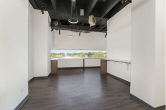 500 S Main St, Burlington, NC for lease Interior Photo- Image 1 of 4