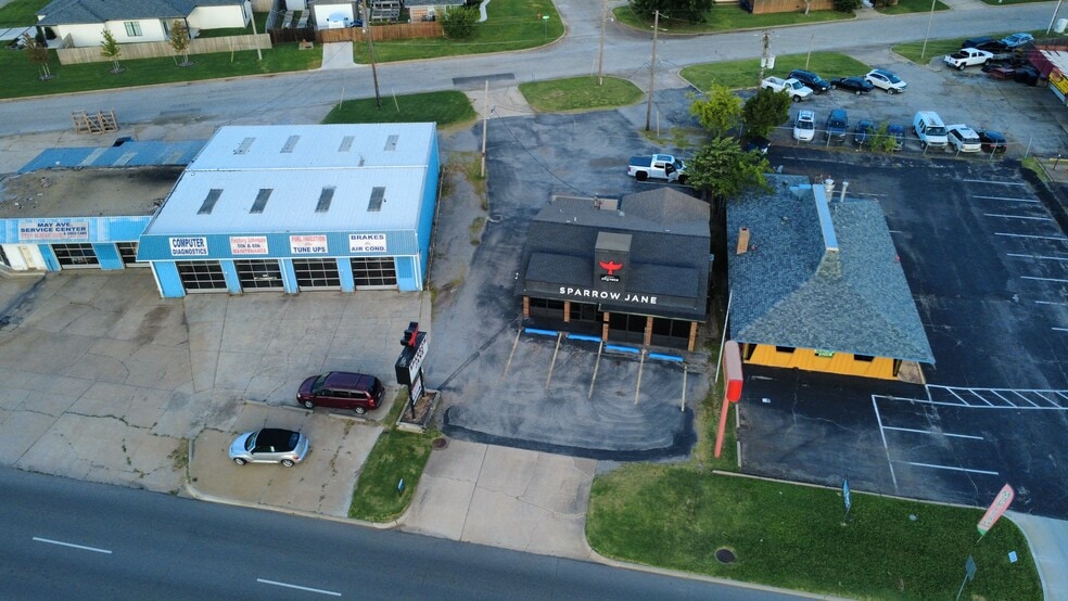 7727 N May Ave, Oklahoma City, OK for sale - Building Photo - Image 3 of 9