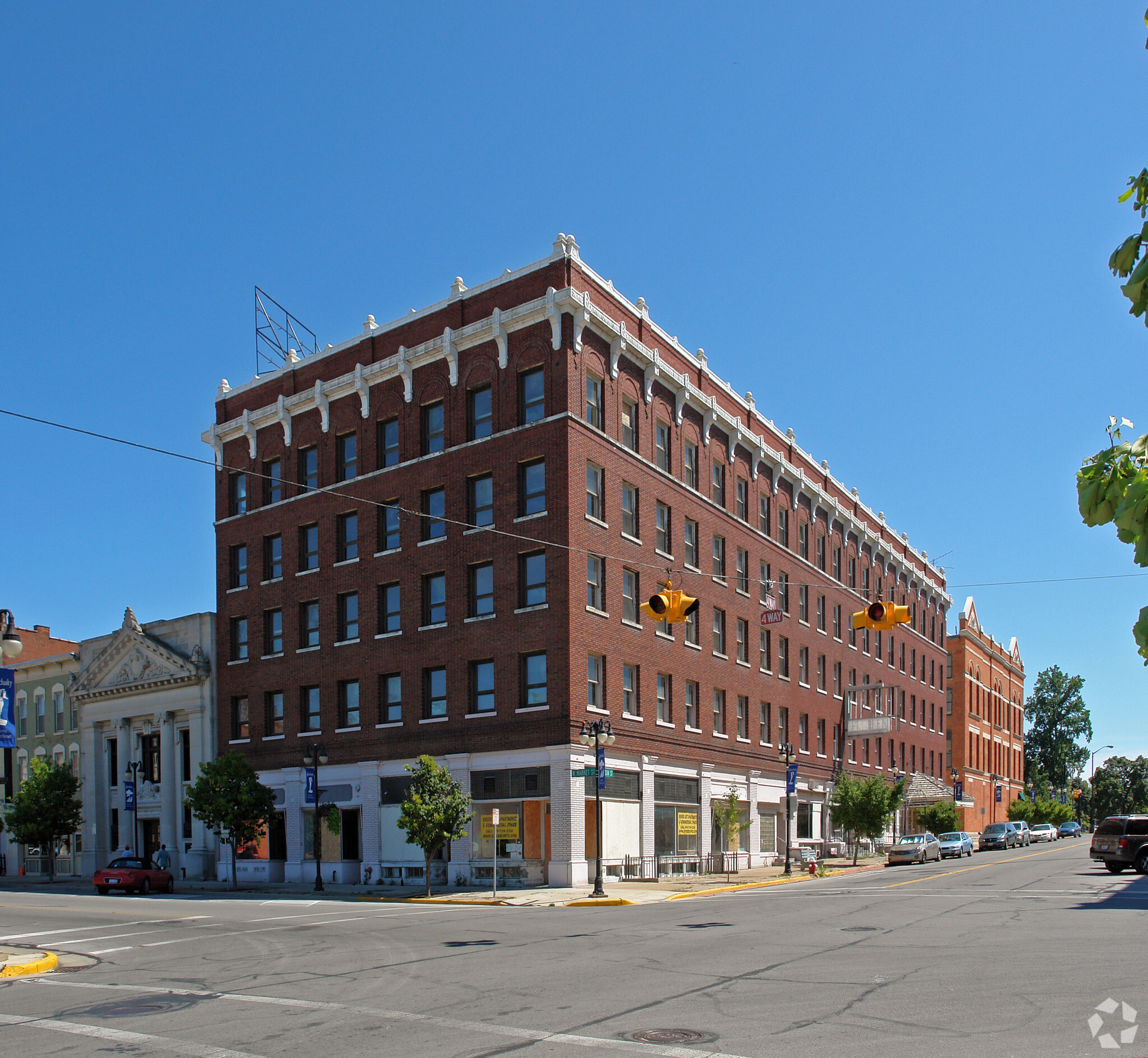 238 W Market St, Sandusky, OH for sale Primary Photo- Image 1 of 1