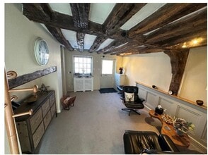 16 Wycombe End, Beaconsfield for lease Interior Photo- Image 2 of 2