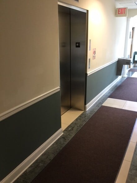 689 Valley Rd, Gillette, NJ for lease - Interior Photo - Image 3 of 6