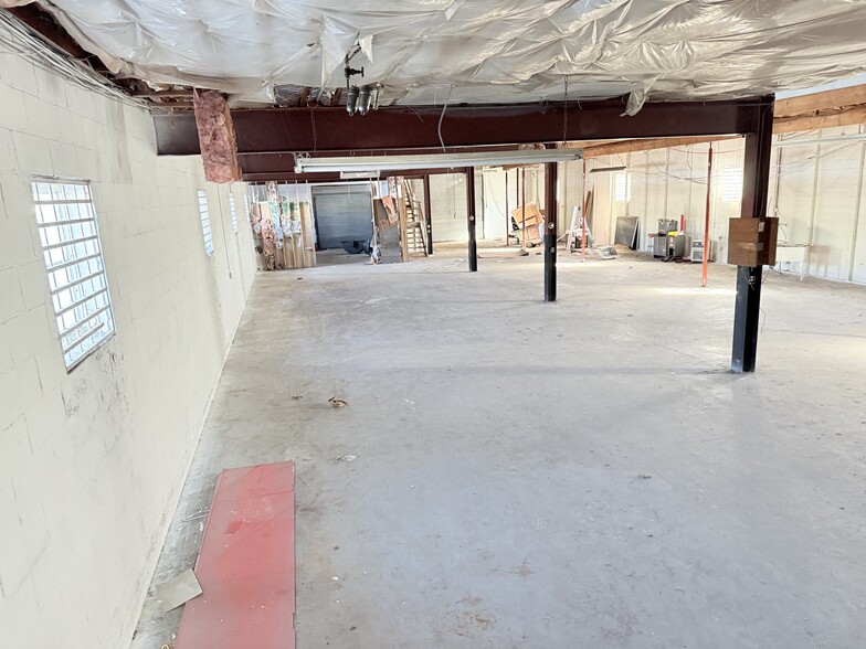 577 Medford Ave, Patchogue, NY for lease - Building Photo - Image 3 of 17