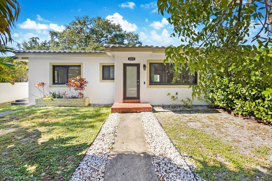 6822 NE 5th Ave, Miami, FL for sale - Building Photo - Image 1 of 2