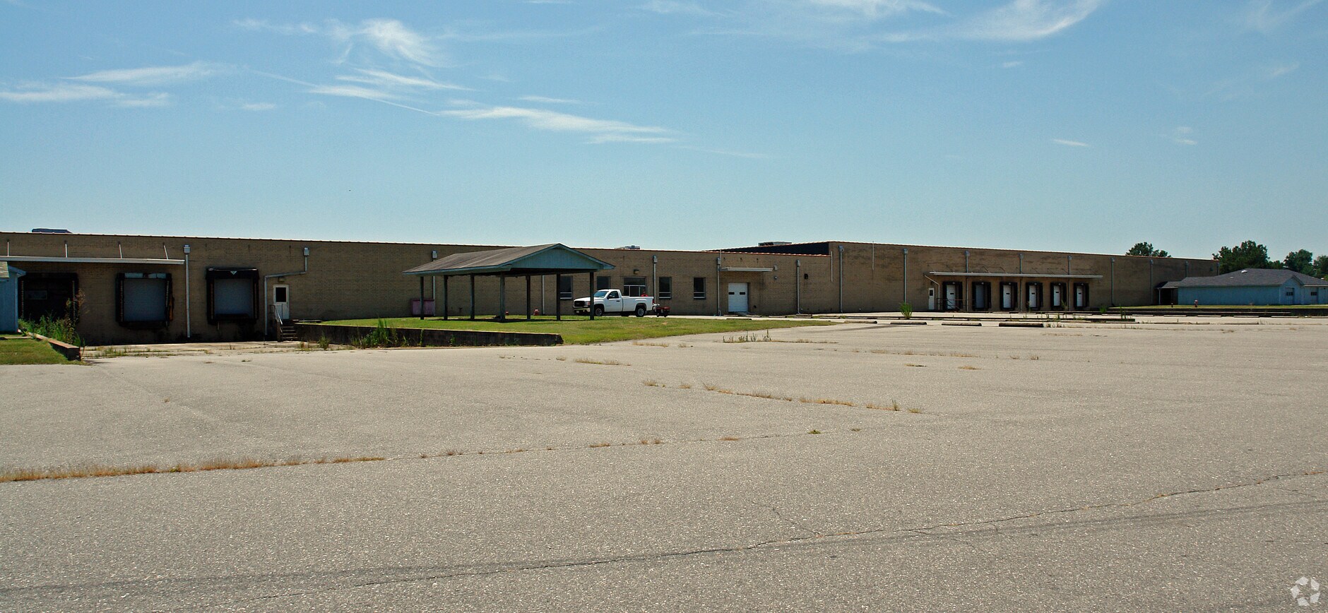 1351 Cunningham Rd, Kinston, NC 28501