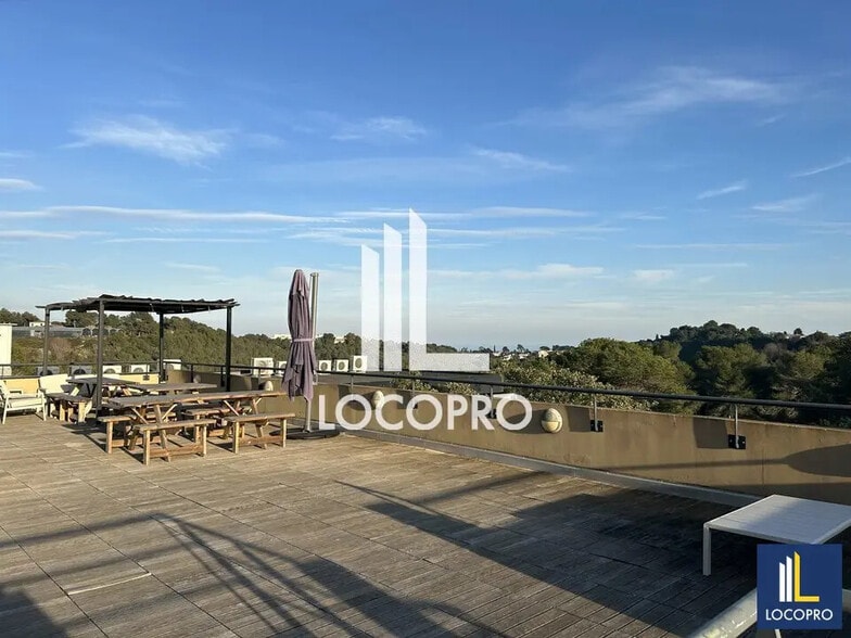 Office in SOPHIA ANTIPOLIS for lease - Building Photo - Image 3 of 7