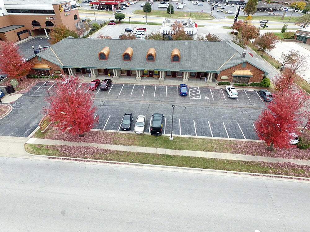 32303246 E Ridgeview St, Springfield, MO 65804 Ridgeview Office