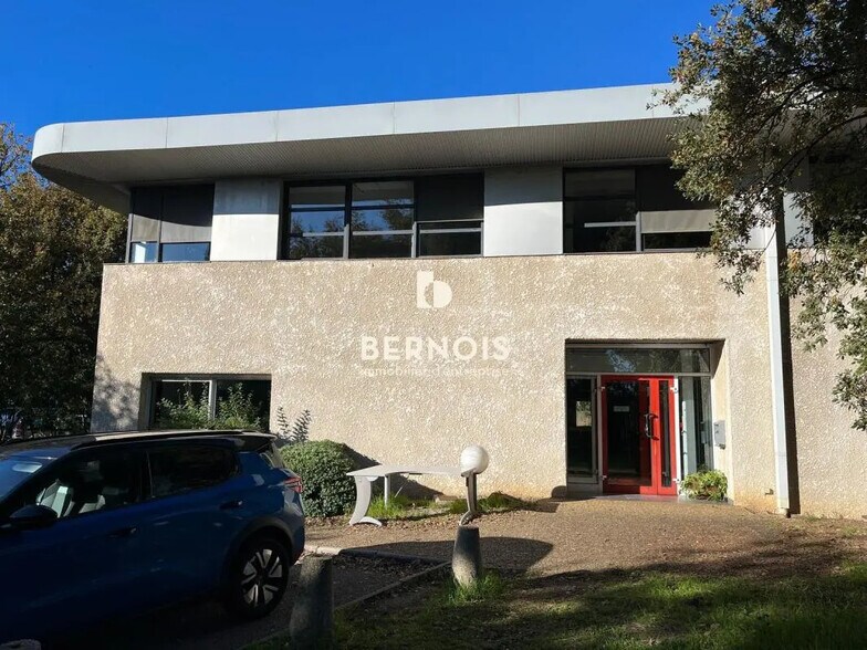 Office in La Seyne-sur-Mer for lease - Building Photo - Image 2 of 10
