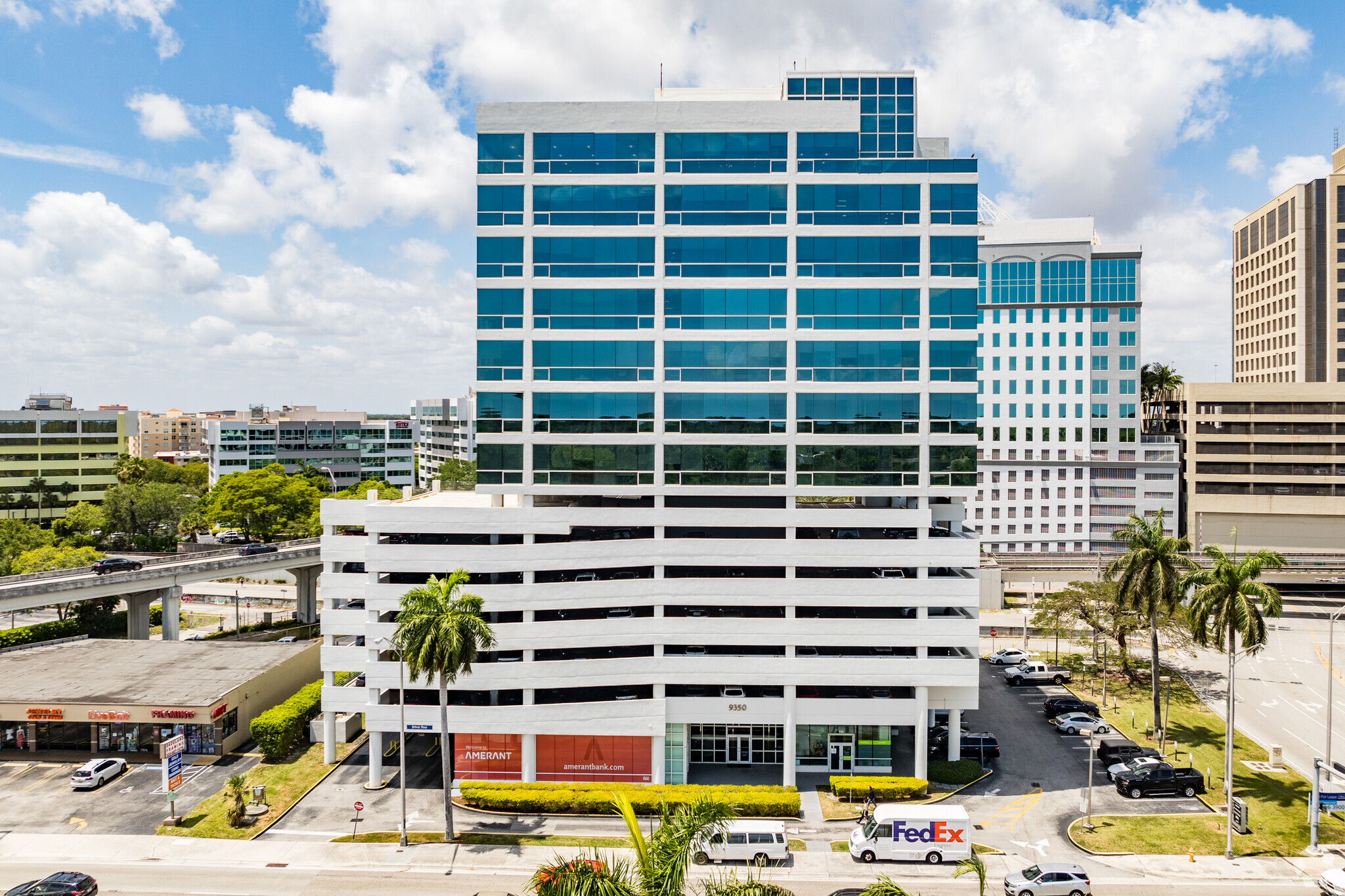 9350 S Dixie Hwy, Miami, FL 33156 - 9350 Financial Centre | LoopNet