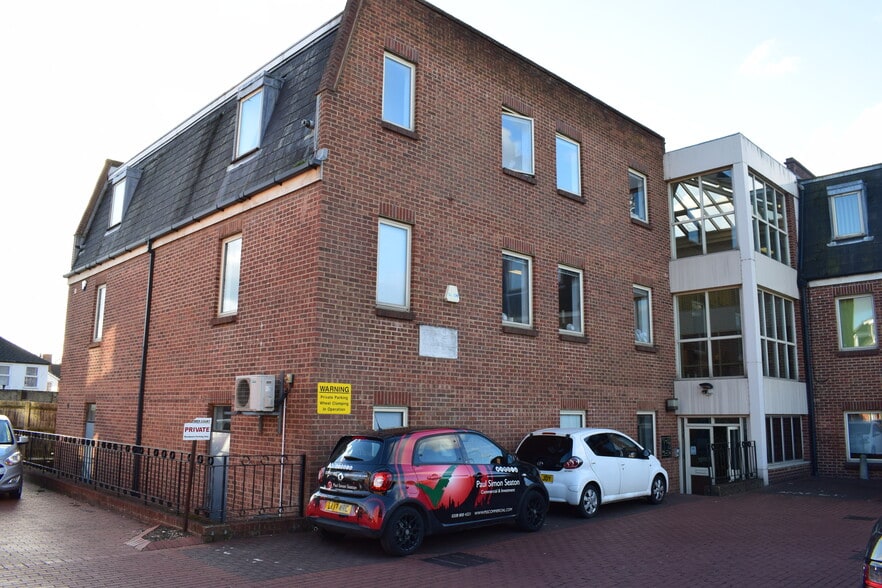 310 Friern Barnet Ln, London for sale - Primary Photo - Image 1 of 1