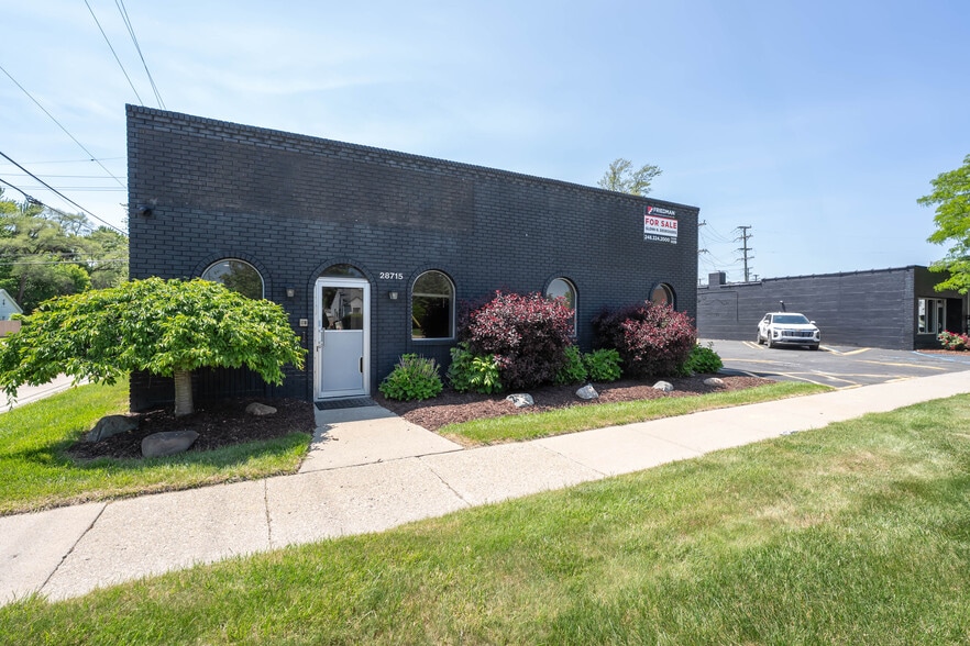 28715 Greenfield Rd, Southfield, MI for sale - Building Photo - Image 1 of 12