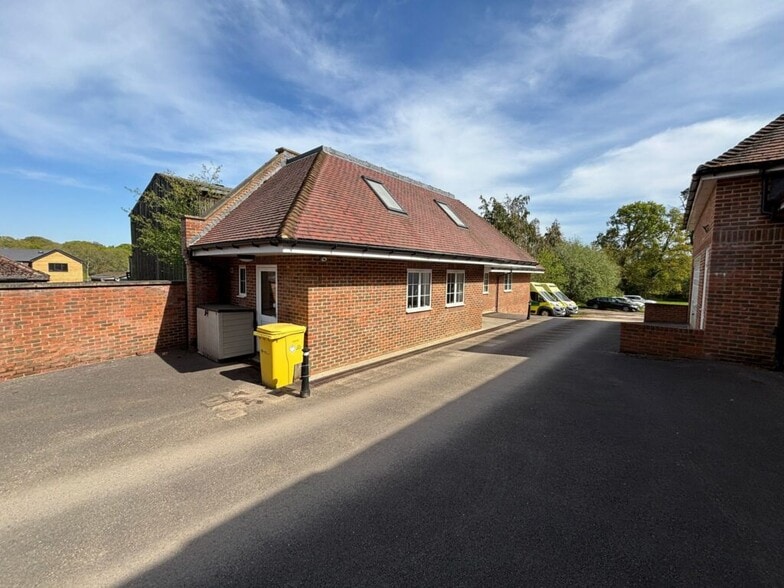 Lyndhurst Rd, Southampton for lease - Building Photo - Image 2 of 3
