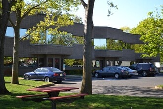 2 Hartford Dr, Tinton Falls, NJ for lease Building Photo- Image 1 of 3