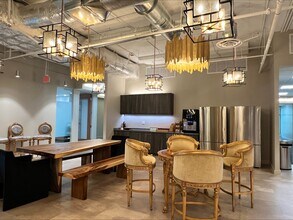 121 Alhambra Plz, Coral Gables, FL for lease Interior Photo- Image 2 of 7