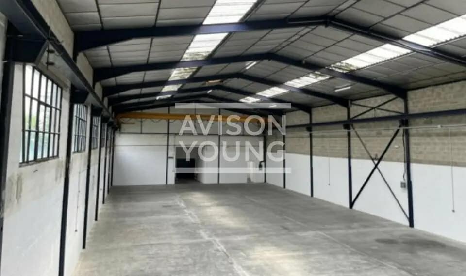 Flex in Morangis for lease - Interior Photo - Image 3 of 3