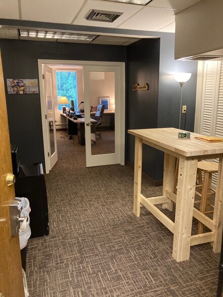 6440 Flying Cloud Dr, Eden Prairie, MN for lease - Building Photo - Image 3 of 6