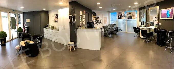 Retail in Saint-Mitre-les-Remparts for sale - Interior Photo - Image 2 of 3