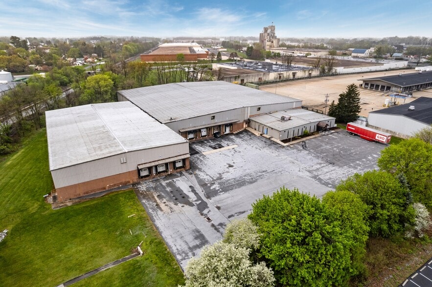 485 Terminal St, Camp Hill, PA for lease - Building Photo - Image 1 of 3