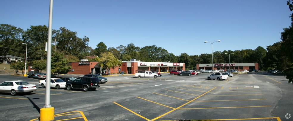 145 Hueytown Plz, Bessemer, AL for sale - Building Photo - Image 2 of 9