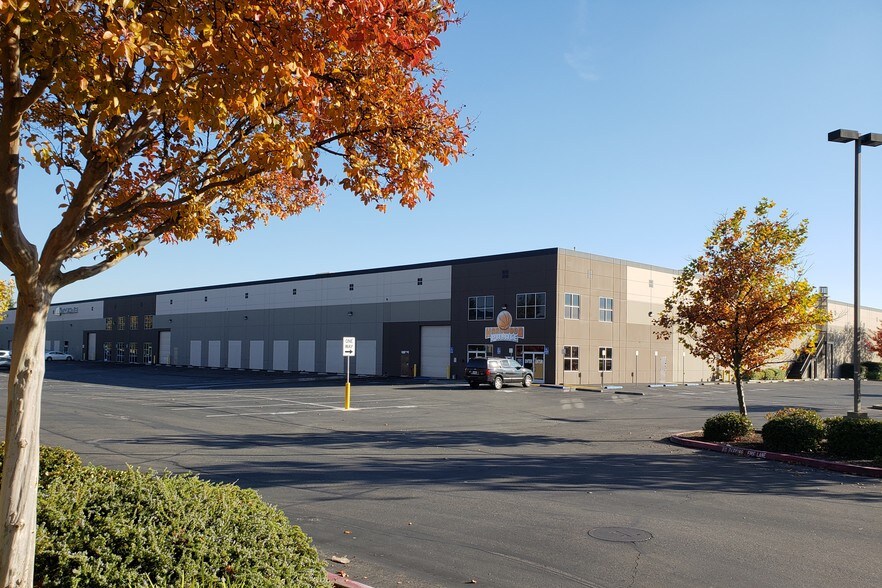 1091 Tinker Rd, Rocklin, CA 95765