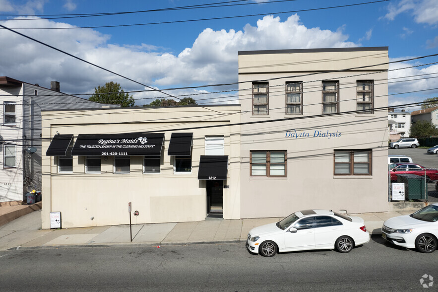 1310 5th St, North Bergen, NJ for lease - Building Photo - Image 2 of 7