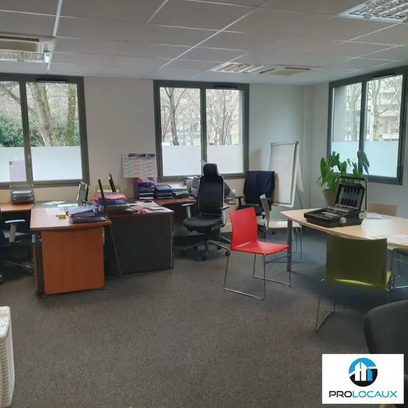 Office in Grenoble for lease Building Photo- Image 1 of 3