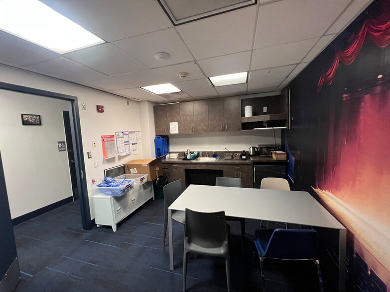 771-785 Broadway, New York, NY for lease - Interior Photo - Image 3 of 6