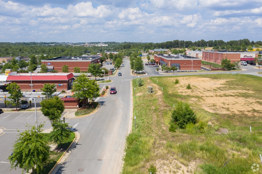 9745 Patriot Hwy, Fredericksburg, VA for lease - Building Photo - Image 3 of 3