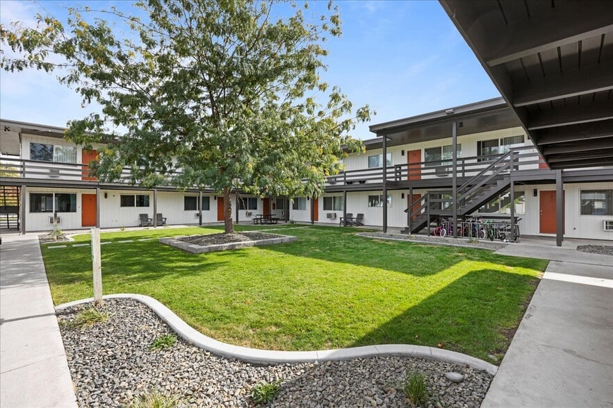 2105 Pullen St, Richland, WA for sale - Building Photo - Image 2 of 8