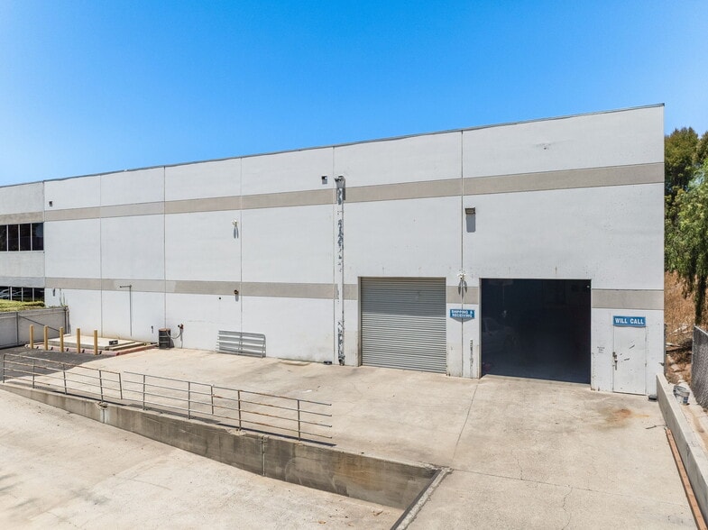 21 Morgan, Irvine, CA for lease - Building Photo - Image 3 of 15