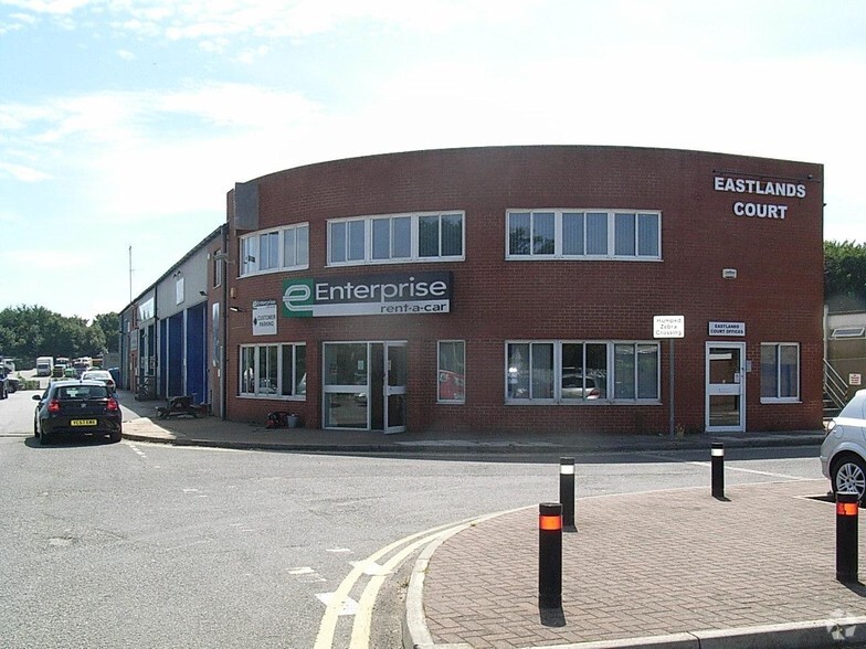 Wade Rd, Basingstoke for lease - Primary Photo - Image 1 of 2