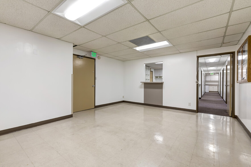 4314 W Slauson Ave, Los Angeles, CA for lease - Interior Photo - Image 3 of 6