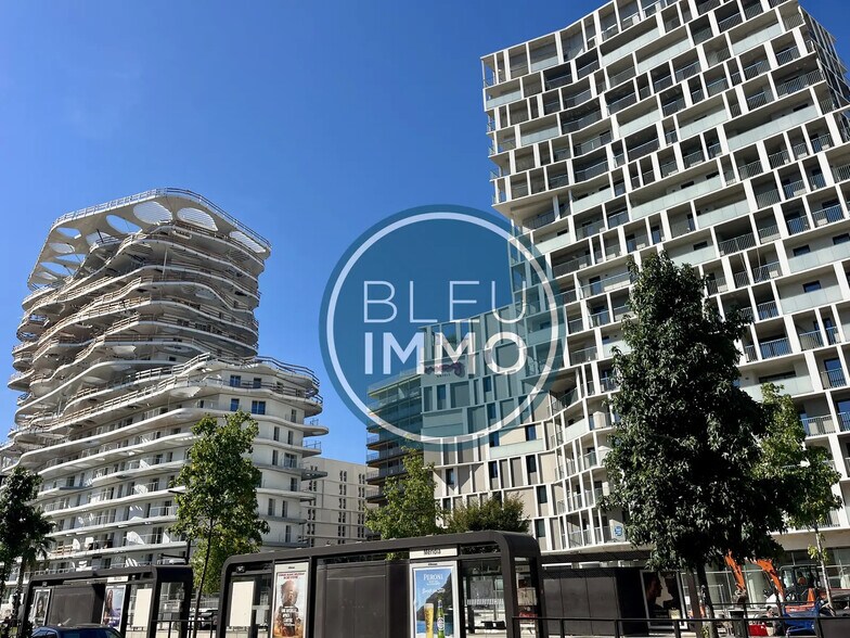 Retail in Nice for lease - Building Photo - Image 3 of 4