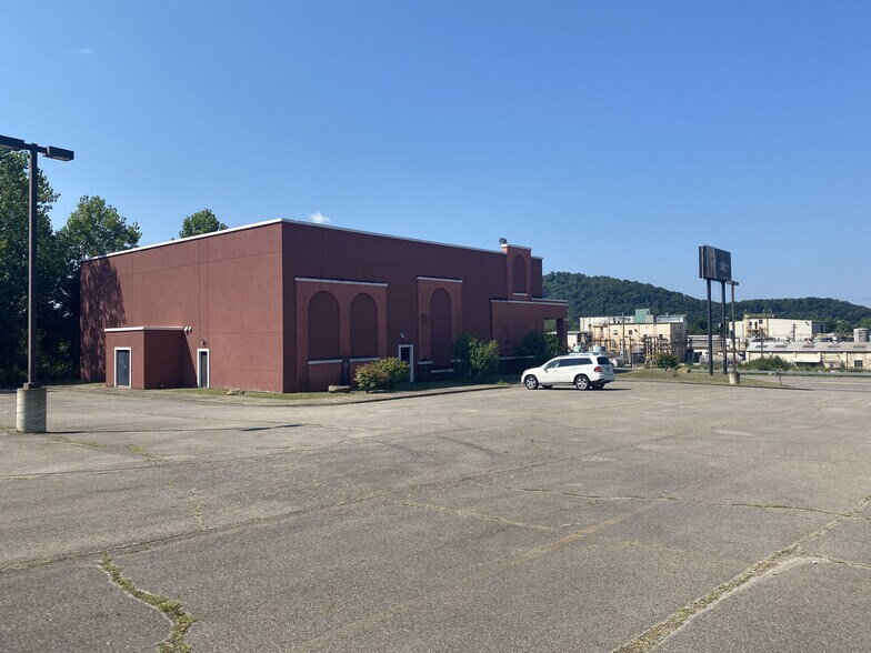 7754 Ohio River Blvd, New Cumberland, WV for sale - Building Photo - Image 1 of 1