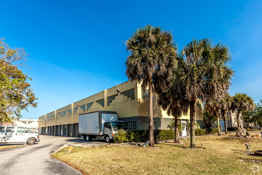 12251-12295 SW 129th Ct, Miami, FL for lease - Building Photo - Image 3 of 9