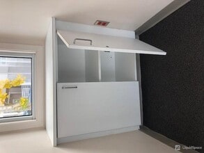 541 Eastern Point Rd, Groton, CT for lease Interior Photo- Image 2 of 7