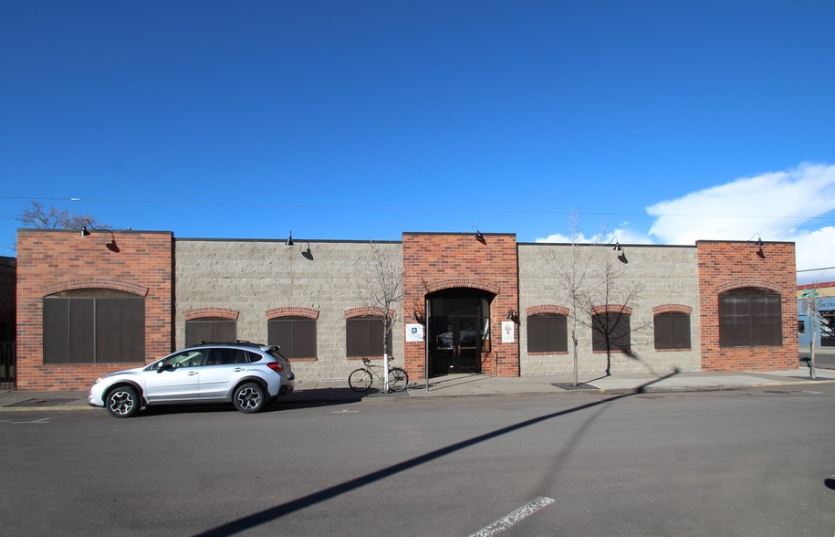 210 NW Irving Ave, Bend, OR for lease - Building Photo - Image 3 of 13