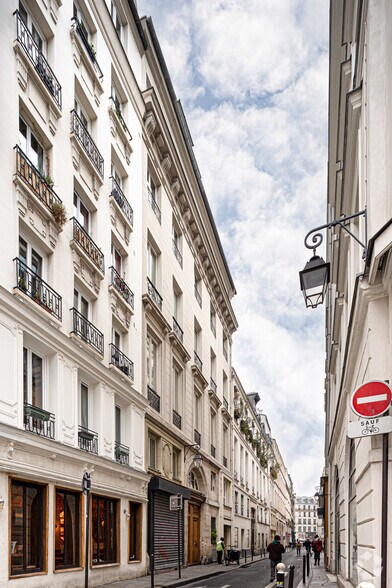 12 Rue Du Sentier, Paris for lease - Building Photo - Image 2 of 4