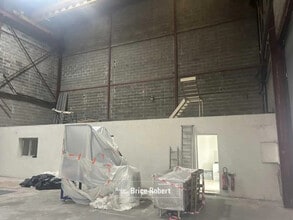 Office in Vaulx-en-Velin for lease Building Photo- Image 1 of 2