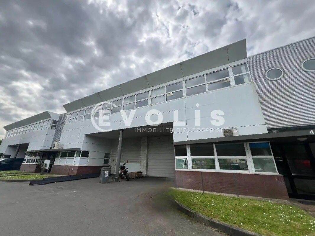 Office in Bondy for lease Building Photo- Image 1 of 8