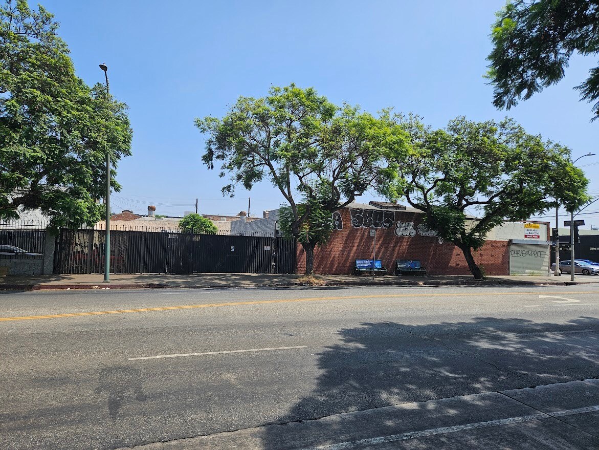 3320 S Broadway, Los Angeles, CA for lease Building Photo- Image 1 of 17