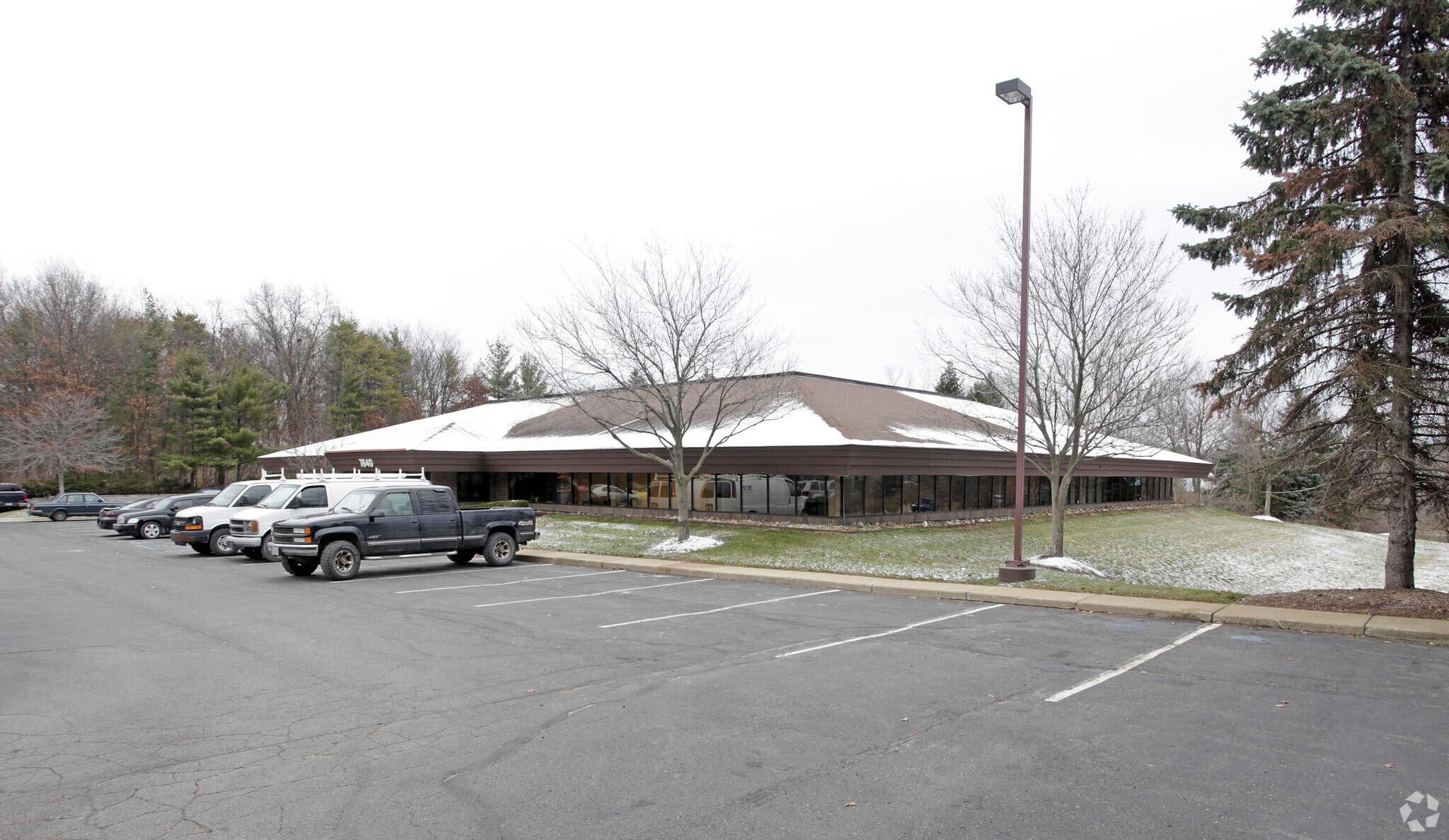7640 Dixie Hwy, Clarkston, MI for lease Primary Photo- Image 1 of 4
