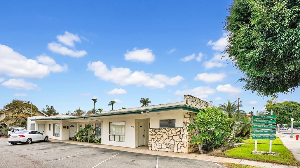 729-733 E Chapman Ave, Orange, CA for lease Building Photo- Image 1 of 30