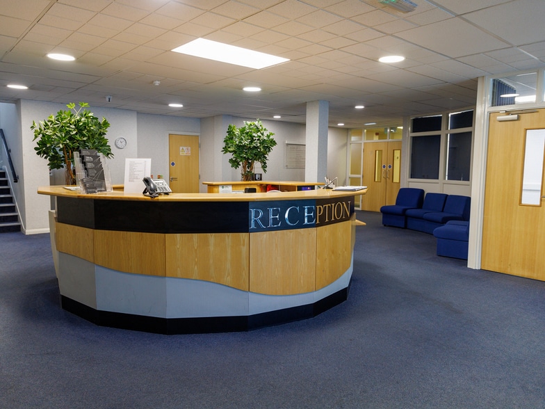 Faraday Way, Blackpool for lease - Lobby - Image 3 of 29