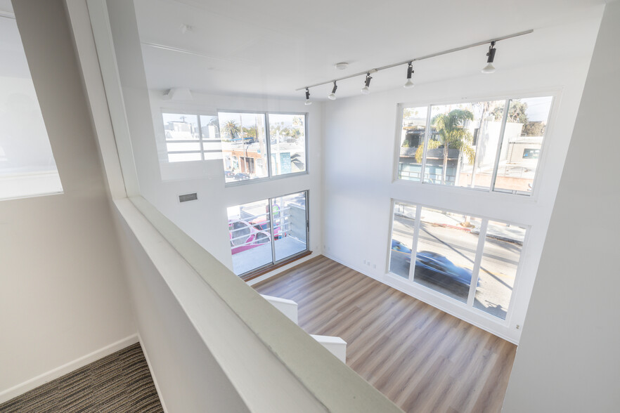 1350-1352 Abbot Kinney Blvd, Venice, CA for lease - Building Photo - Image 3 of 33