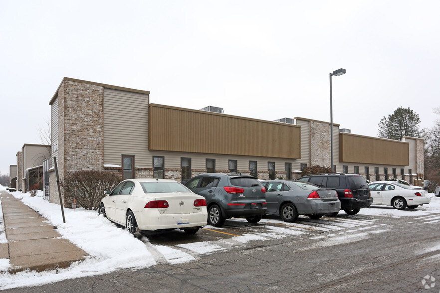 1665-1669 Hamilton Rd, Okemos, MI for lease - Building Photo - Image 2 of 3