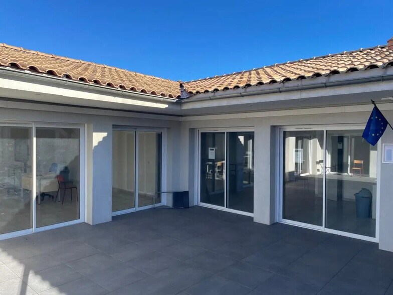 Office in Solliès-Pont for lease - Building Photo - Image 1 of 6
