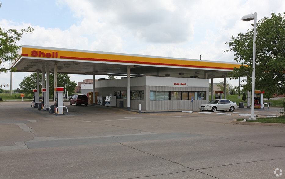 7701 W 123rd St, Overland Park, KS for sale - Building Photo - Image 2 of 6